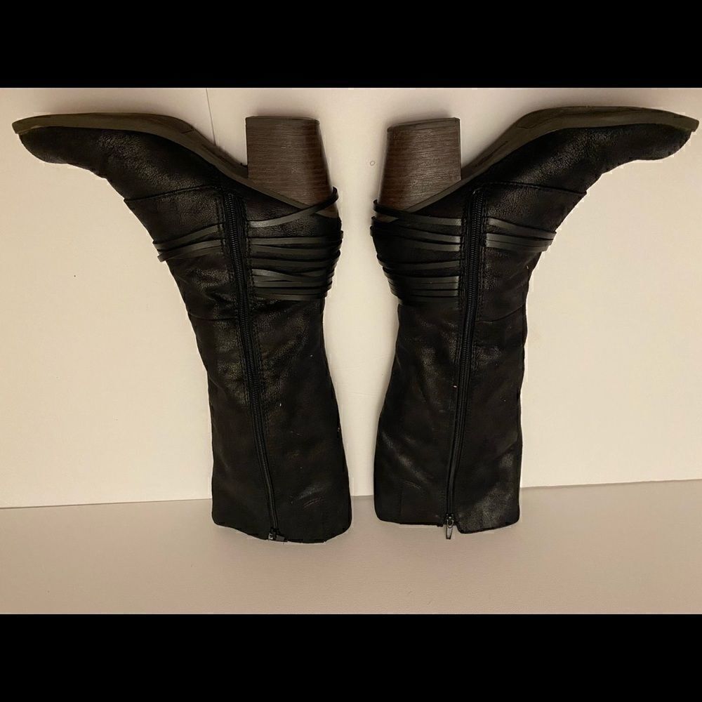 💥American Eagle outfitters suede heel boots Size: 8.5 - Picture 5 of 6